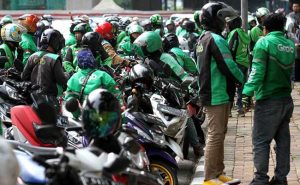 Ribuan Driver Online Di Surabaya Gelar Aksi
