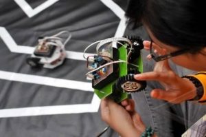 Polinema Siapkan Diri, Terjun Ke Final Kontes Robot Indonesia