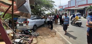 Akibat Kecelakaan Maut Terjadi di KM 3 Lingkar Barat Sumenep, Seorang Wanita Tewas