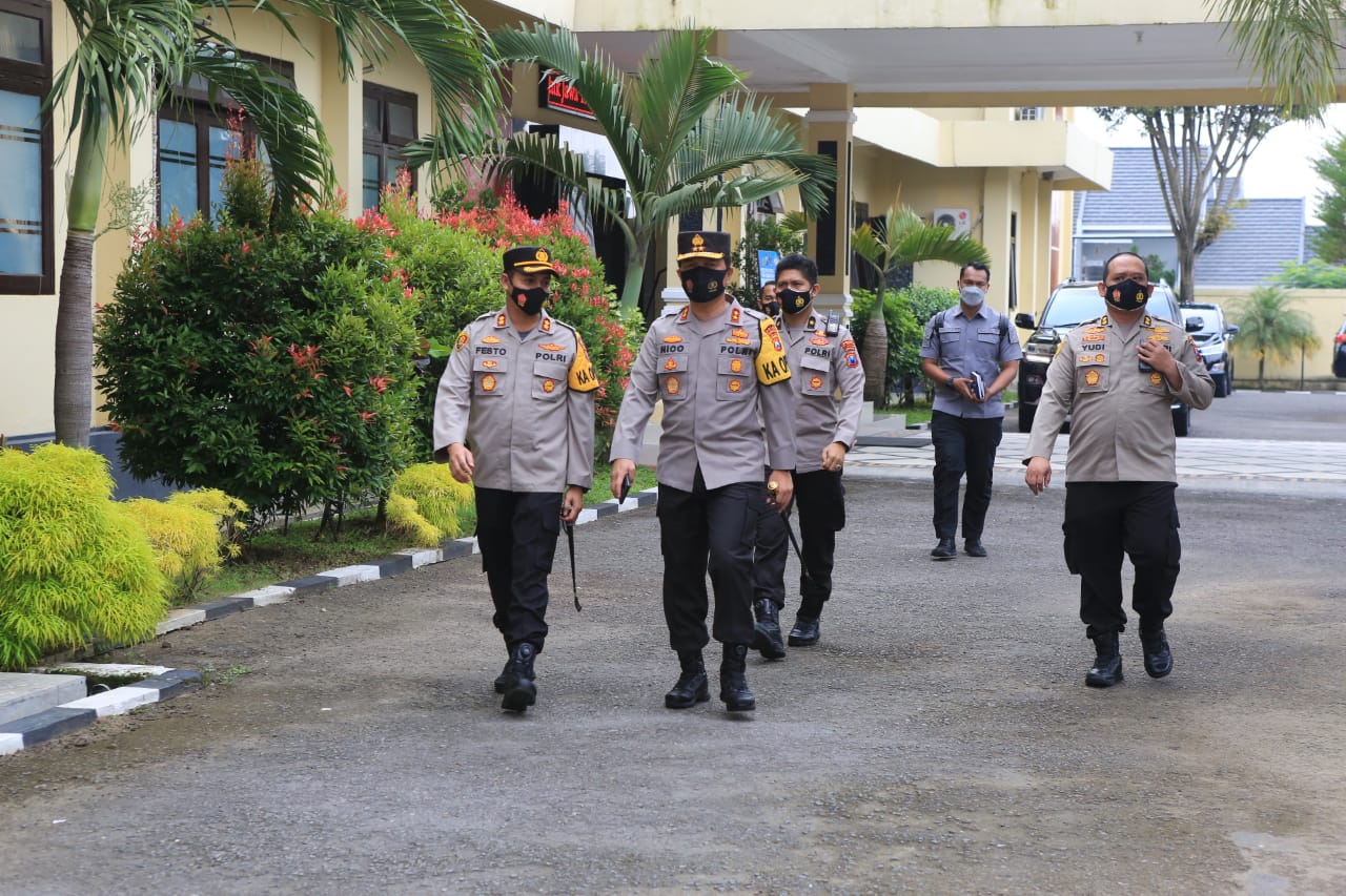 Kapolda Jatim Berikan Pengarahan Tentang TWT Dan Penanggulangan Covid-19, di Polres