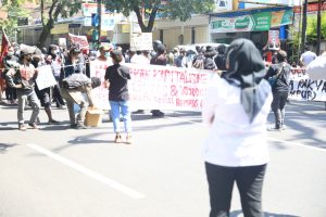 Langgar Prokes Covid-19 dan Merusak Mobil Polisi, Aksi Unras Malang Kota Dibubarkan