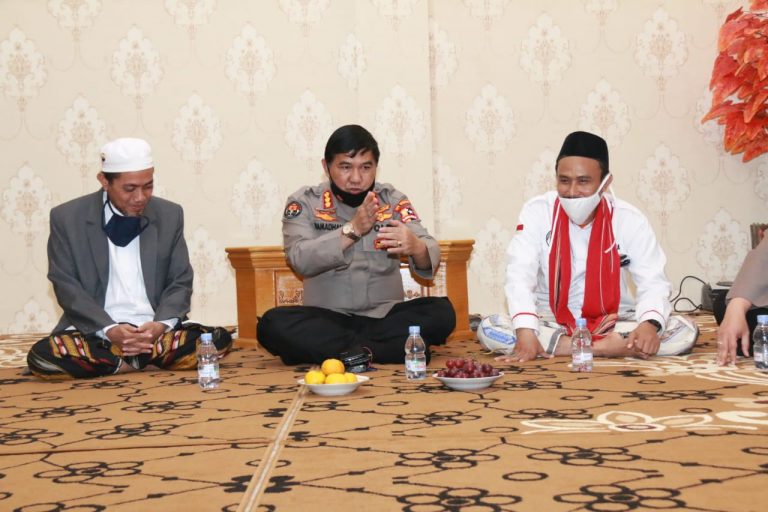 Tim Divisi Humas Polri Jalin Silaturahmi ke Ponpes Ushulul Hikmah AL Ibrohimi Gresik