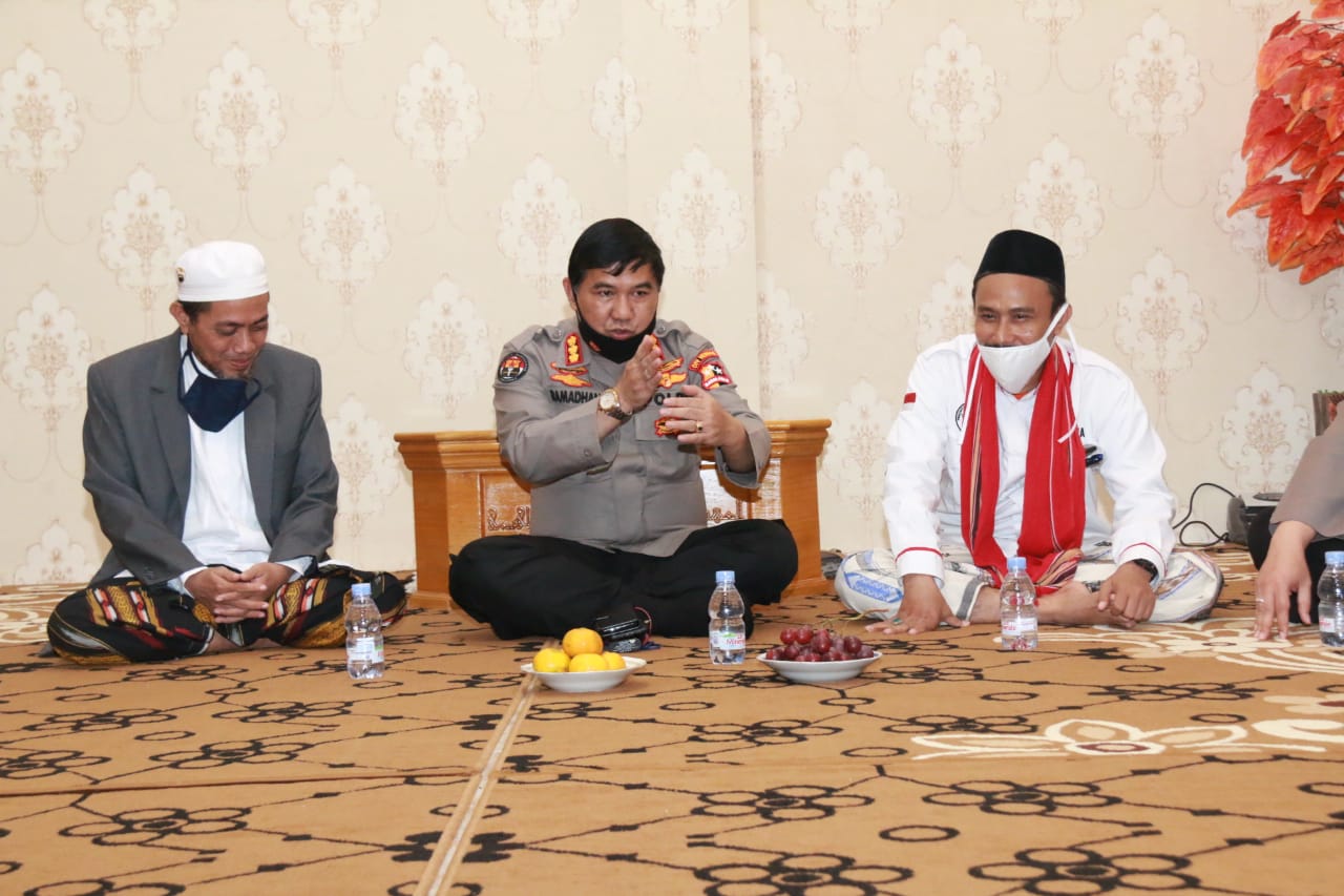 Tim Divisi Humas Polri Jalin Silaturahmi ke Ponpes Ushulul Hikmah AL Ibrohimi Gresik