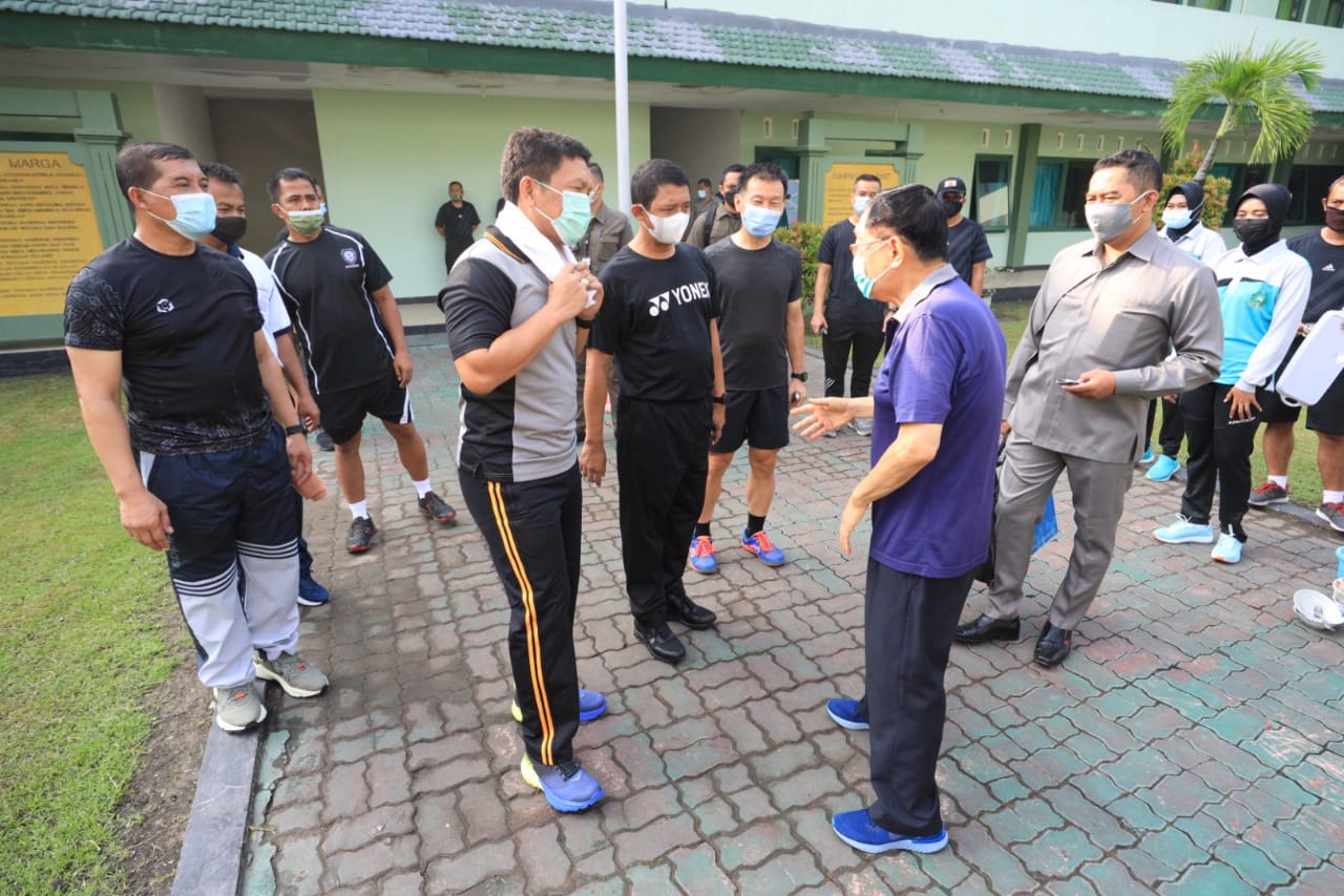 Sinergitas Pangdam V Brawijaya, Pangkoarmada II dan Kapolda Jatim Olah Raga Bersama Untuk Menjaga Imunitas