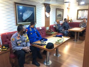 Ditpolairud Polda Jatim Turut Serta Dalam Pencarian KRI Nanggala-402 di Perairan Bali
