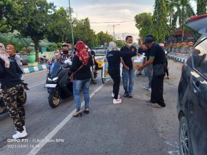 KSB Sumenep berbagi Ratusan Takjil Mengharap Berkah Ramadhan