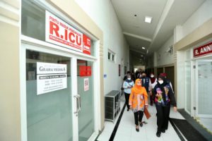 Keliling RS, Bupati Banyuwangi Atur Skema Rekrut Relawan Kesehatan dan Tambah Bed