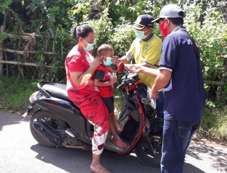 Putus Mata Rantai Covid-19, Pemdes Kalisangka buka Gerai Masker Gratis
