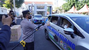 Polrestabes Surabaya luncurkan Mobil Masker Keliling