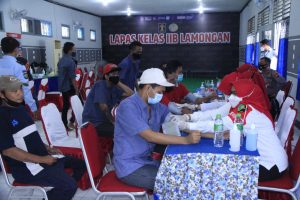 Polres Lamongan jalin kalaborasi dengan Lapas kelas IIb Kabupaten Lamongan dalam kegiatan Vaksinasi