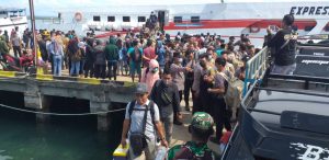 Waka Polres Sumenep Pimpin Pelepasan Pasukan Pengamanan Pilkades Ke Kepulauan