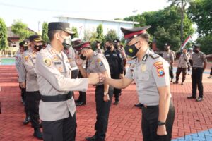 Kapolres Sumenep Pimpin Upacara Korps Raport Kenaikan Pangkat 57 Personil 