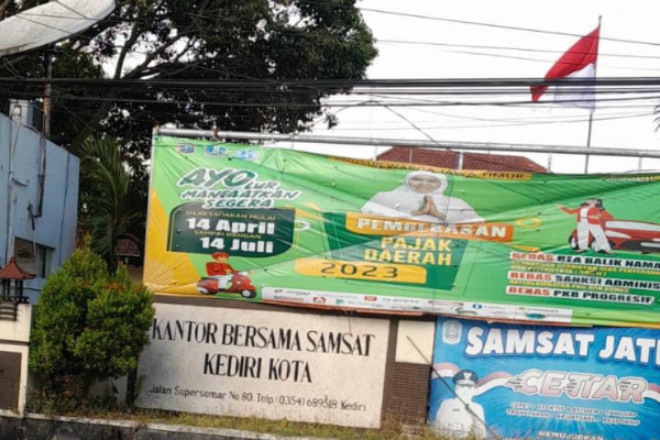 Dugaan Pungli di KB Samsat Kota Kediri Terpantau Kondusif, Kasatlantas Bungkam