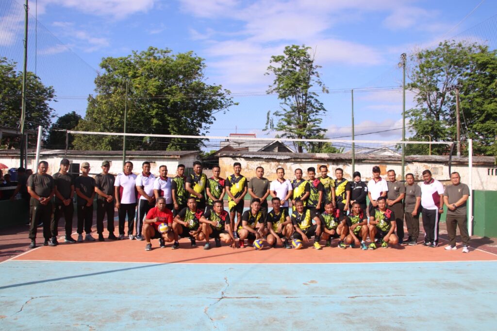 Sinergitas TNI – Polri, Gelar Pertandingan Volly : Kodim 0827/Sumenep VS Polres Sumenep