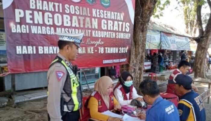 HUT Bhayangkara Ke-78 Polres Sumenep Gelar Pengobatan Gratis Diterminal Wiraraja