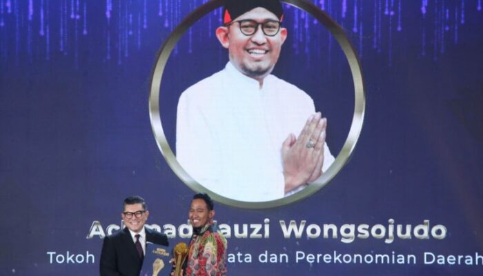 Bupati Fauzi Wongsojudo, Raih Penghargaan Sebagai Tokoh Pendongkrak Pariwisata dan Perekonomian Daerah