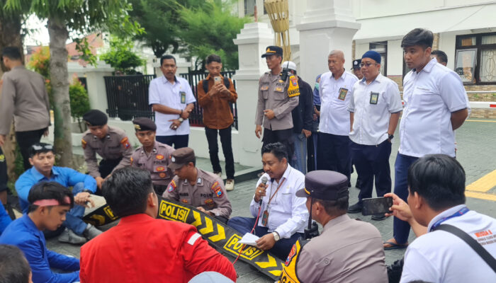 PMII Dan GMNI Gruduk Pengadilan Negeri Sumenep, Minta Guru Cabul Dihukum Berat