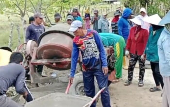 Demi Infrastruktur yang Lebih Layak, Warga Dusun Patereman Desa Angkatan Lakukan Swadaya Perbaiki Jalan Rusak